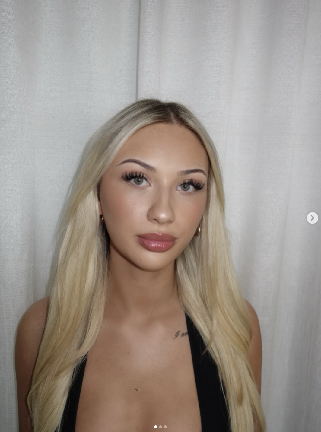 Best friends with gorgeous lashes